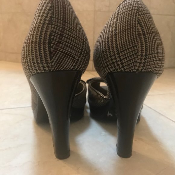 Unlisted Brown Plaid Peep-Toe Pump - Size 7 - Picture 4 of 6